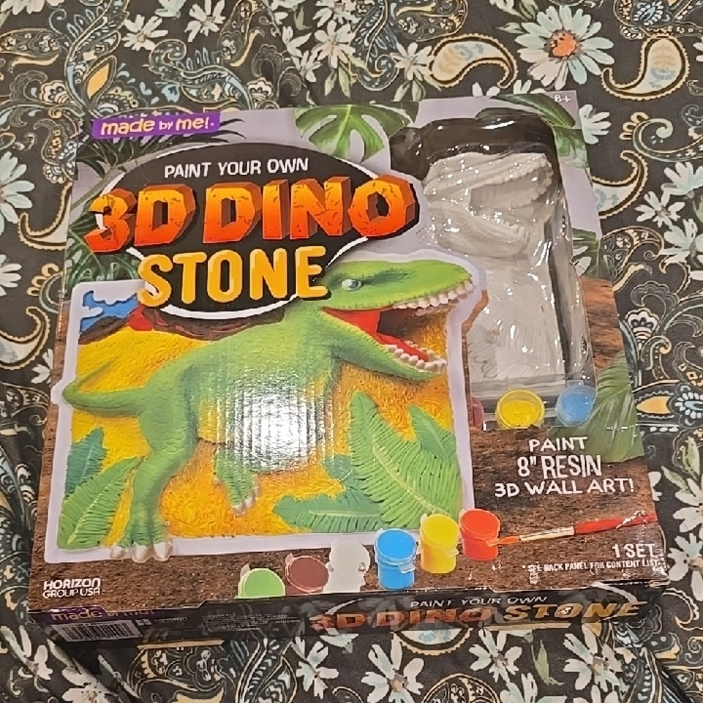 New Paint Your Own 3D Dino Stone Kit - Green